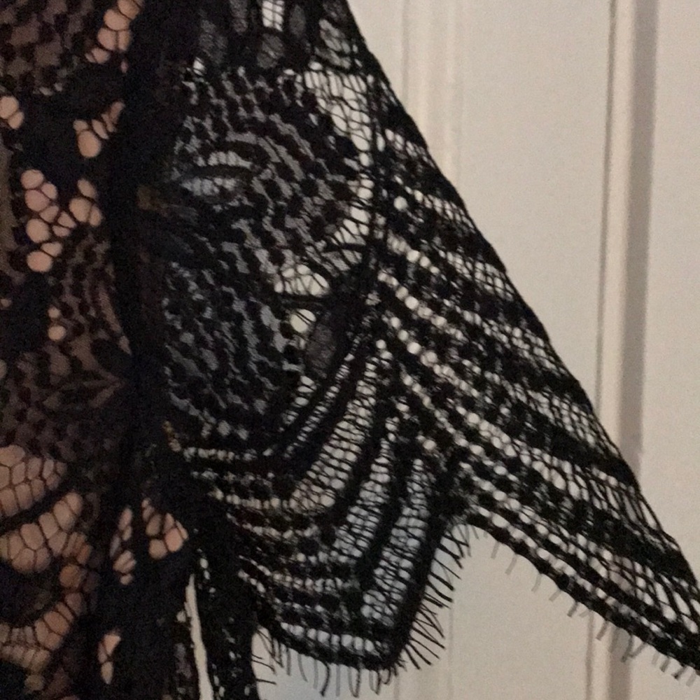 Laced Top - Picture 3 of 7